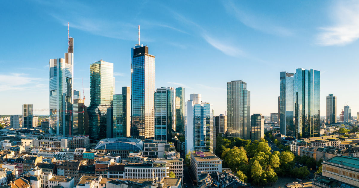 In Frankfurt haben gleich zwei neue Rechtsberatungsboutiquen eröffnet. Foto: Engel Drohnenpilot - stock.adobe.com