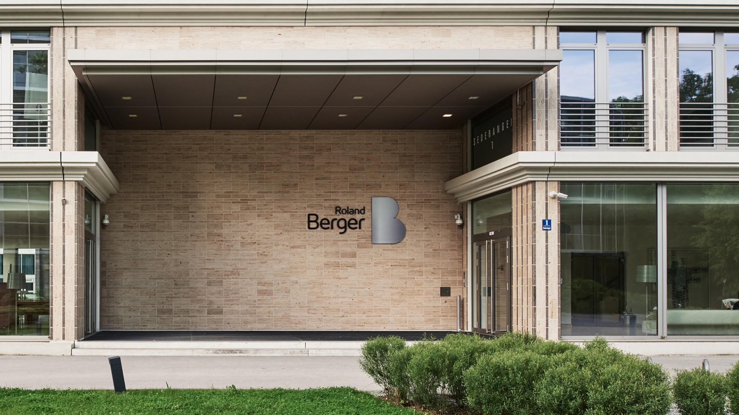 Roland Berger baut seine Beratung im Bereich Financial Services um. Foto: Roland Berger/Jann Averwerser