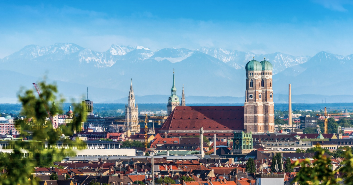 Am Hauptsitz in München stellt EMERAM die Weichen für mehr Value Creation in seinem Portfolio. Foto:  Engel Drohnenpilot - adobe.stock.com